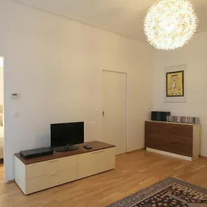 https://moderne-stadtwohnung-mit-balkon.vienna-besthotels.com